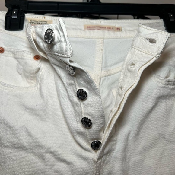 Levi’s White High Rise Ribcage Straight Jean - Picture 8 of 8